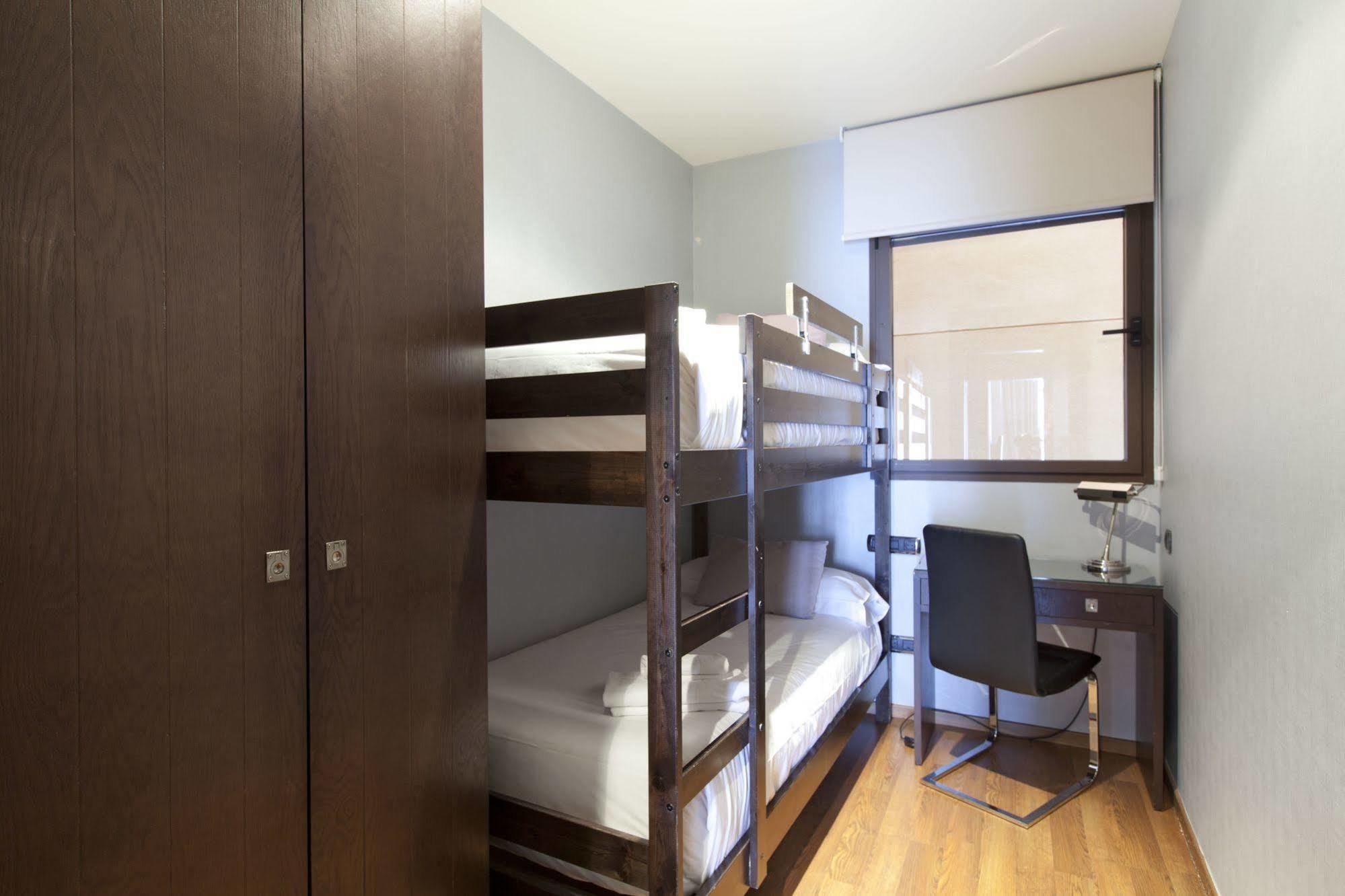 Center Apartment *