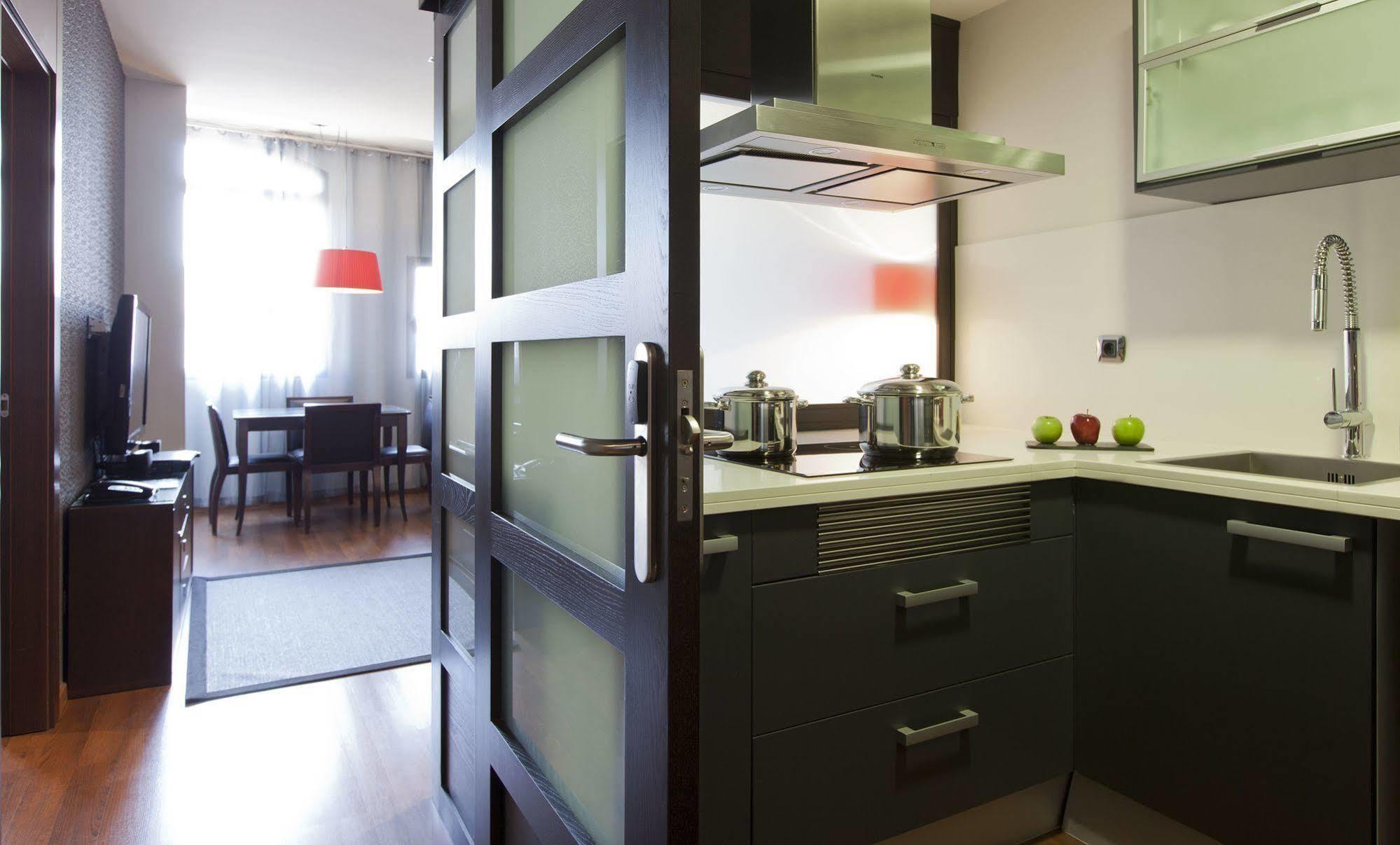 Apartment Center *